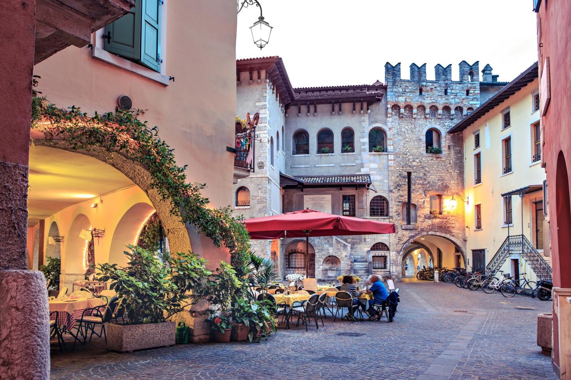 Appartamento Centro Storico Riva 2 - Happy Rentals Luaran gambar