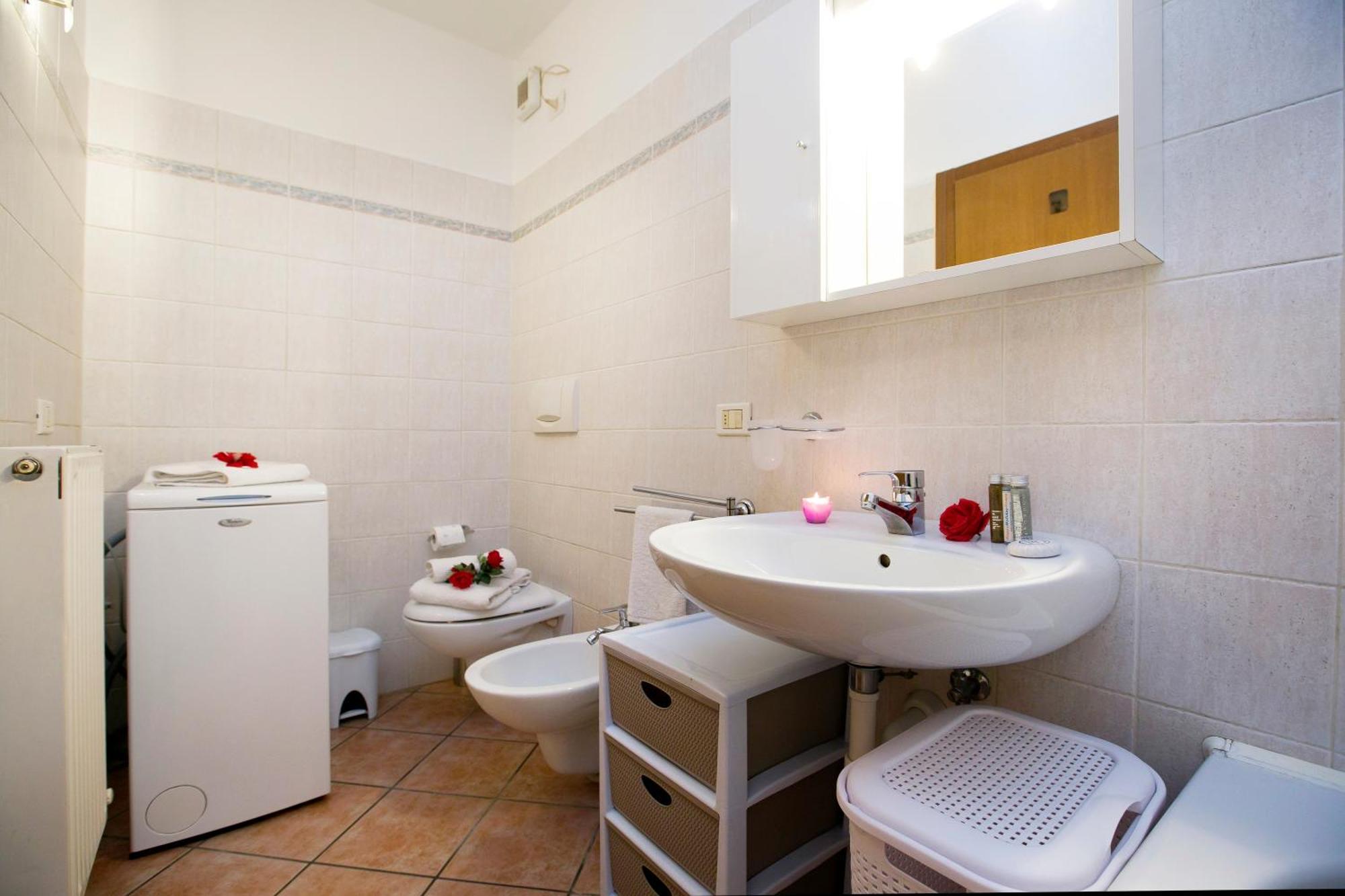 Appartamento Centro Storico Riva 2 - Happy Rentals Luaran gambar